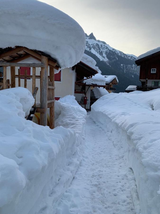 Appartamenti Chalet Orchidea Canazei Eksteriør billede