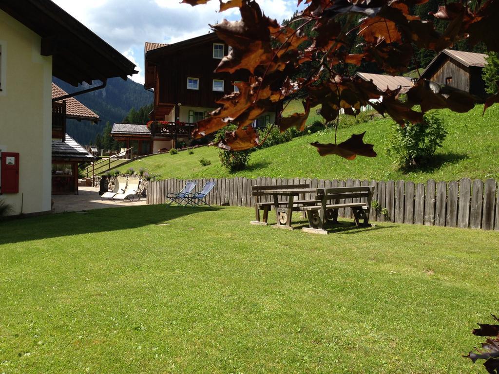 Appartamenti Chalet Orchidea Canazei Eksteriør billede